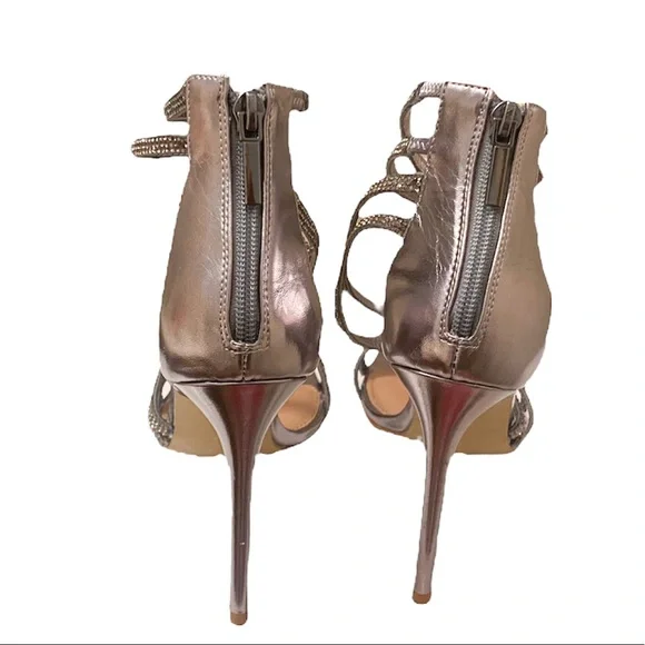 Steve Madden Sweetest Pumps in Pewter - Picture 6 of 9